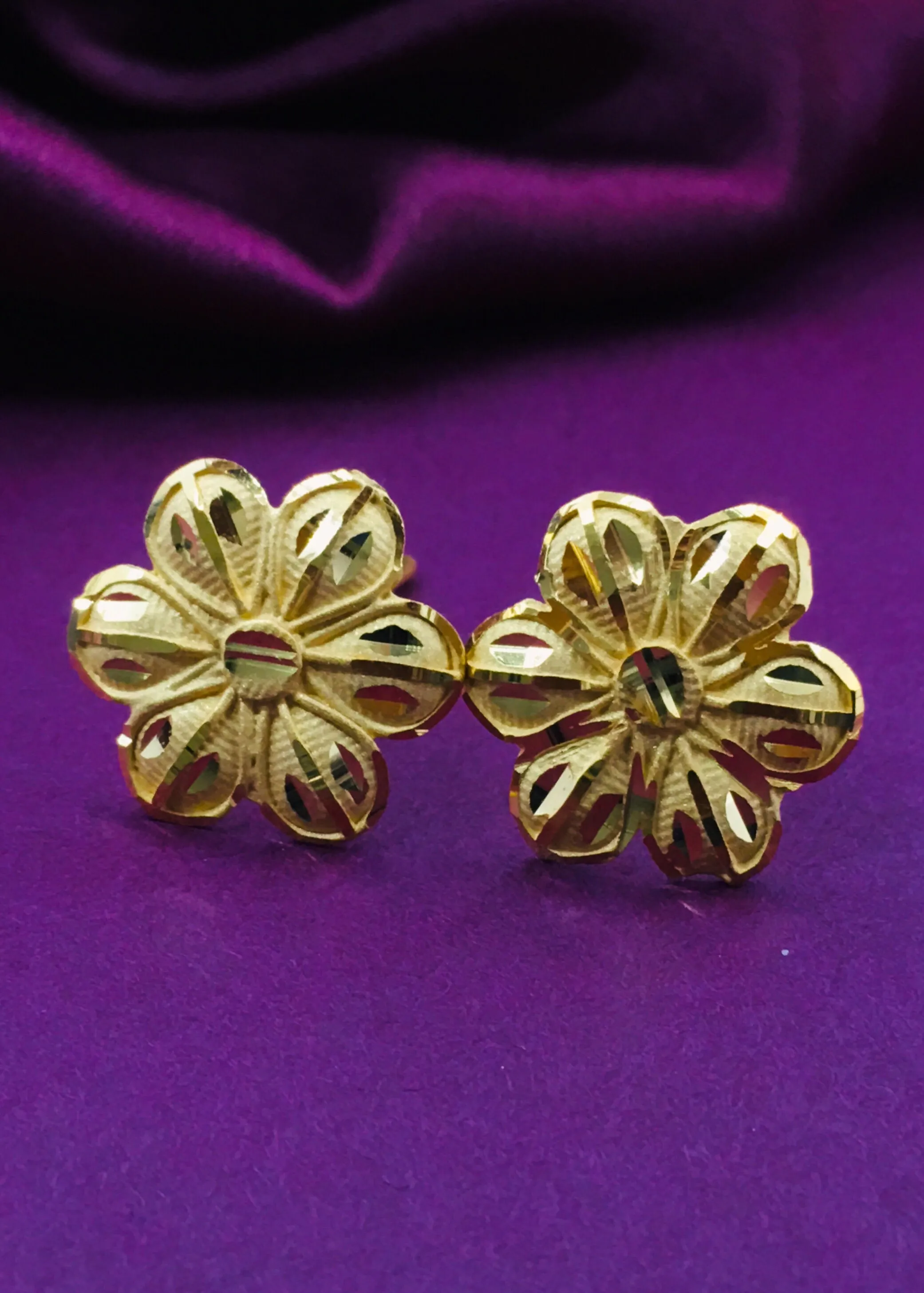 SIMPLE FLORAL STUDS