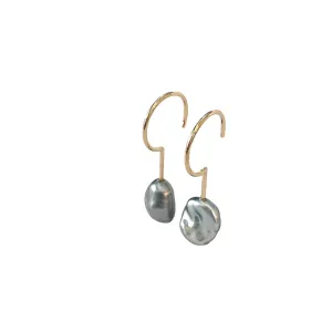 Simple Keshi Small 14 kt gold earrings