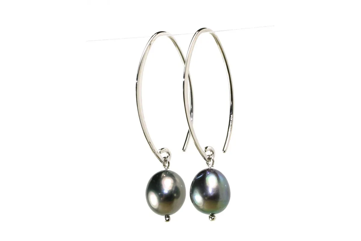 Simple Sweep Black Pearl Earrings