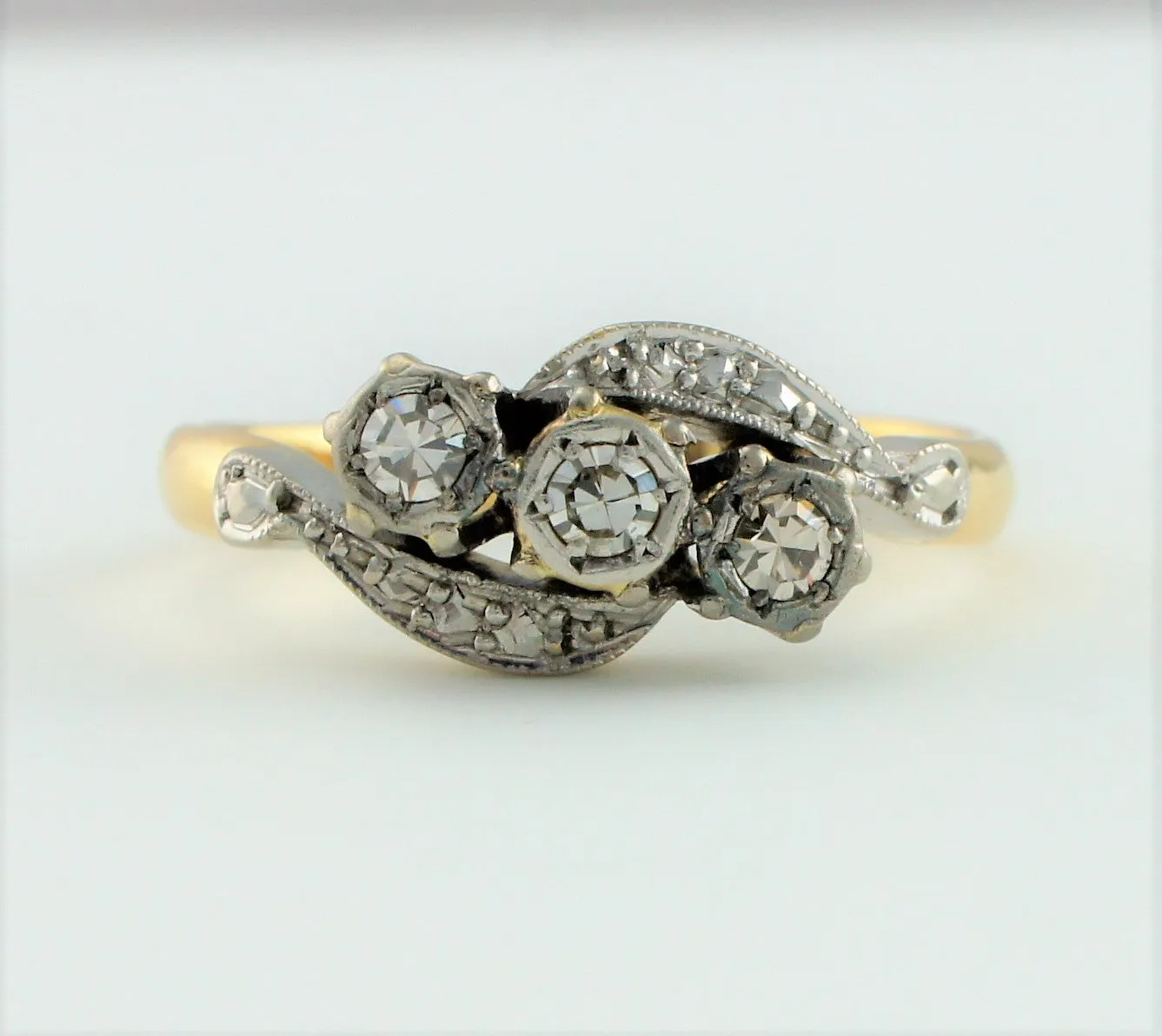 Vintage 18ct Yellow Gold & Platinum Three Stone Diamond Twisted Engagement Ring