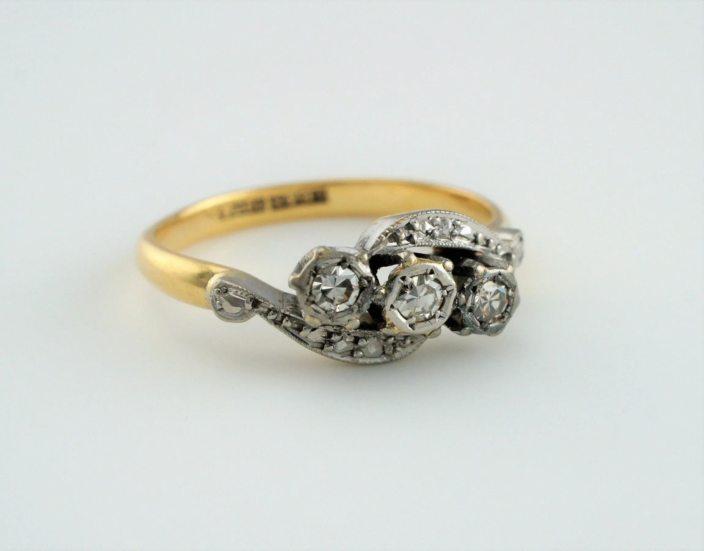 Vintage 18ct Yellow Gold & Platinum Three Stone Diamond Twisted Engagement Ring